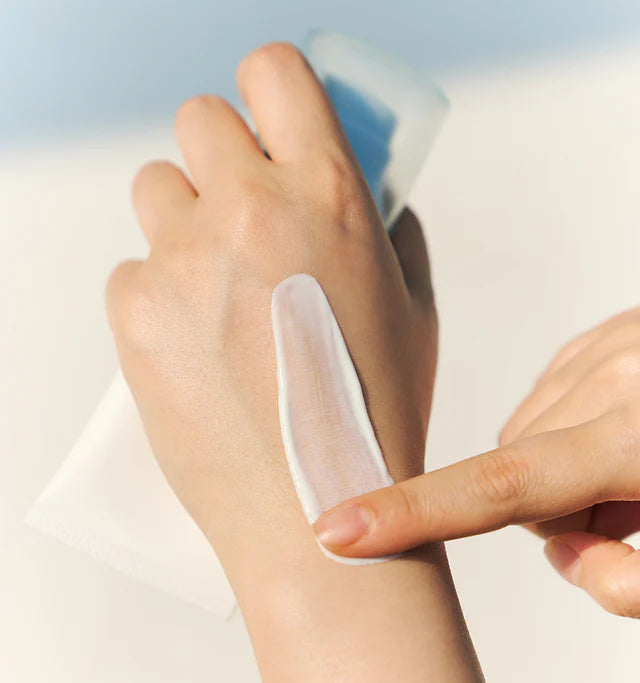 [SKIN1004] MADAGASCAR CENTELLA HYALU-CICA WATER-FIT SUN SERUM